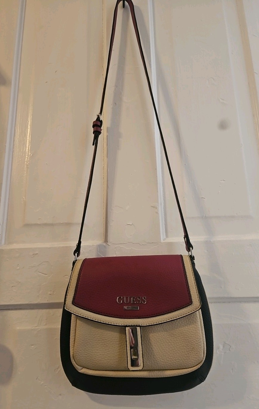 GUESS Women's Crossbody Bag