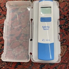 Hanna HI98319 Waterproof Salinity Tester open...