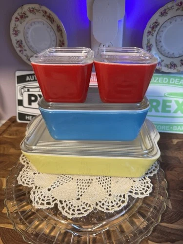 Vintage Pyrex Primary colors refrigerator dishes set 2-501 502 & 503 with lids