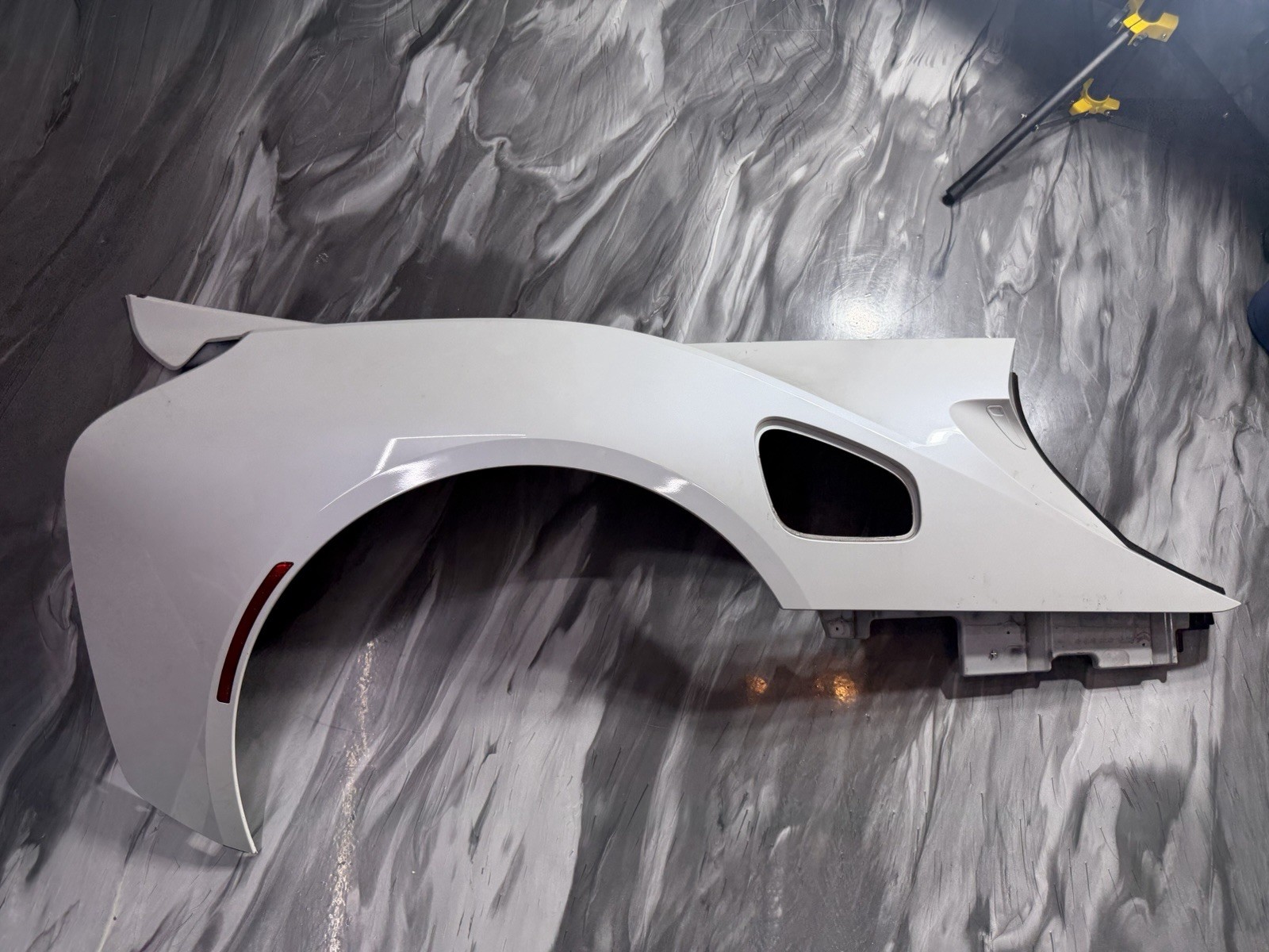 BMW i8 2019 Rear Right Quarter panel White