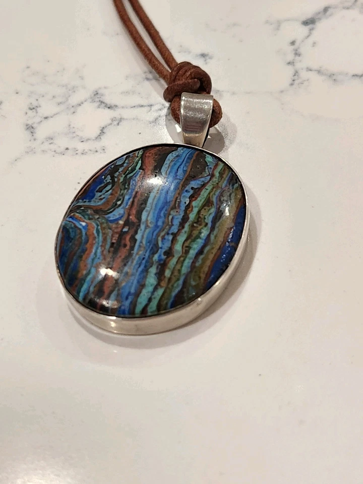 Collar vintage con colgante de moda de piedras preciosas de calílice arco iris Foto 3 de 3