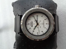 VERY RARE VTG TIMEX MARINER ARABIC INDEX WHITE DIAL 20ATM MENS QUARTZ WRISTWATCH
