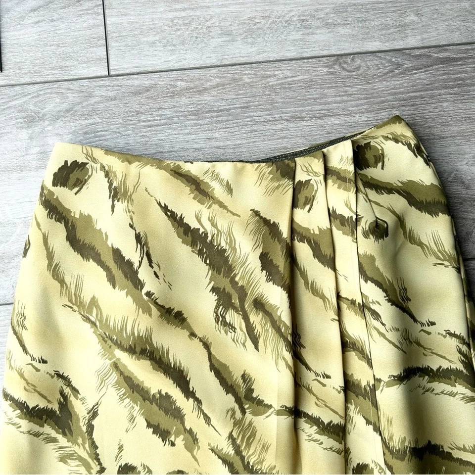 Falda envolvente midi plisada con patrón abstracto de la colección Nygard Foto 2 de 4