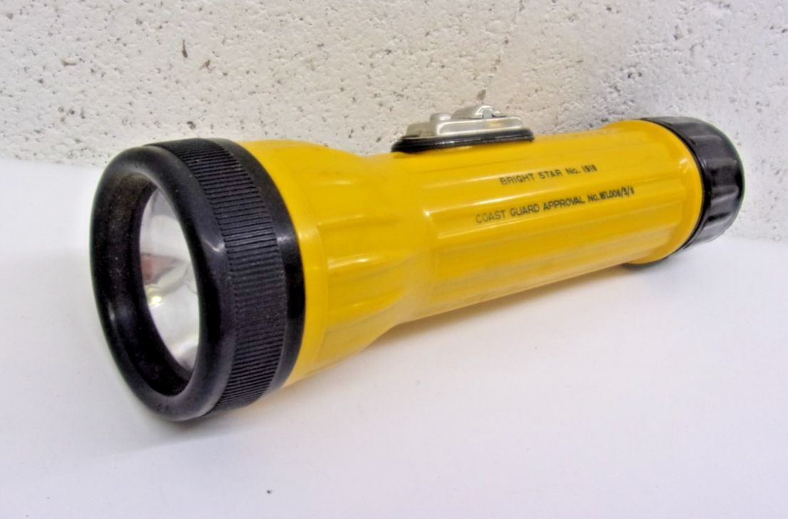 L. L. BEAN Bright Star No. 1918 2/D Cell FLASHLIGHT Coast Guard