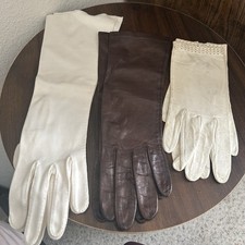 Set of Shalimar and Grandoe vintage ladies gloves 