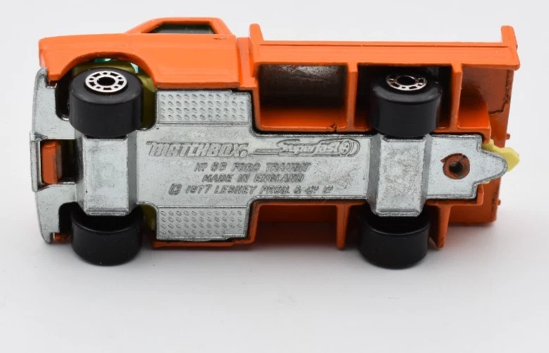 Matchbox Superfast #66 Ford Transit arancione, arredamento giallo.... - Immagine 4 di 4