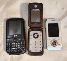 Y2K LG Mobile Phone  Motorola Flip Phone FOR PARTS  Unbranded MP3 Player Lot