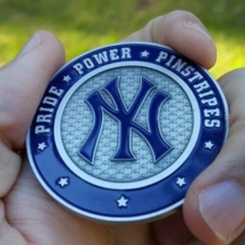 PREMIUM MLB New York Yankees Poker Card Guard Chip Protector Golf Marker Coin  - Picture 1 of 2