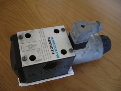 Valvola Idraulica Mannesmann Rexroth 4WE 10 E30/DG24N9K4 - Codice 563063, Nuova (Inutilizzata) - 2