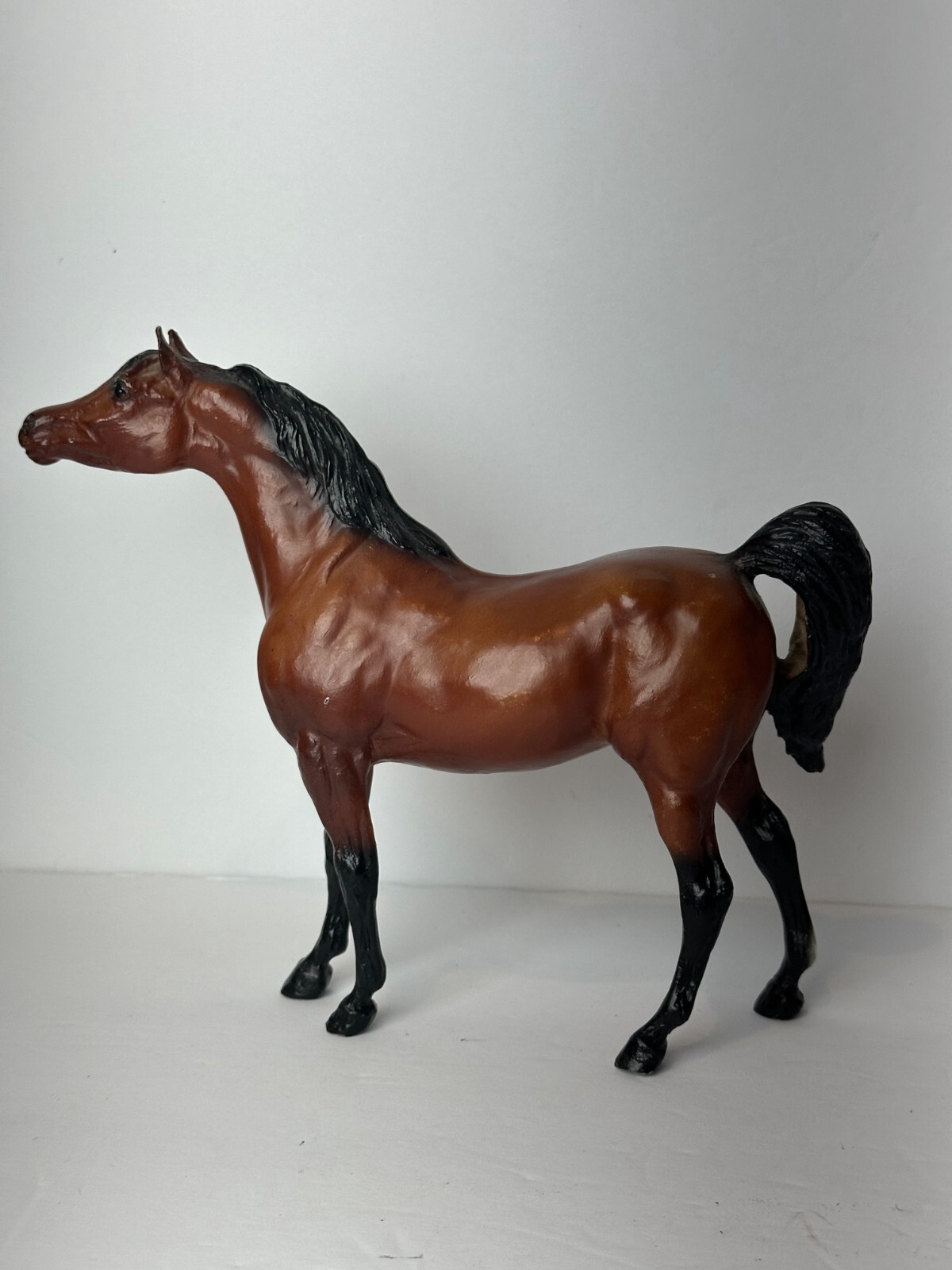 Breyer Classic Bay Arabian Stallion Horse Figurine Mahogany 1:12 Scale Age 4+