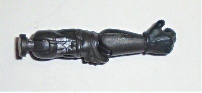 GI Joe Figure Part 2005 Snake Eyes V23   Right Arm       C8.5 Very Good 