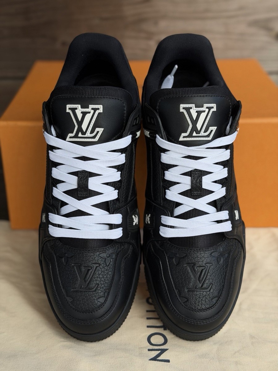 Size 8LV/9US - Louis Vuitton Embossed Monogram Trainers🖤 Retail