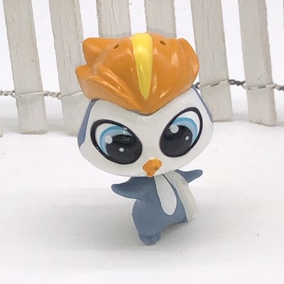 Littlest Pet Shop Authentic # 3765 Eliza Gray Blue Penguin Barcode