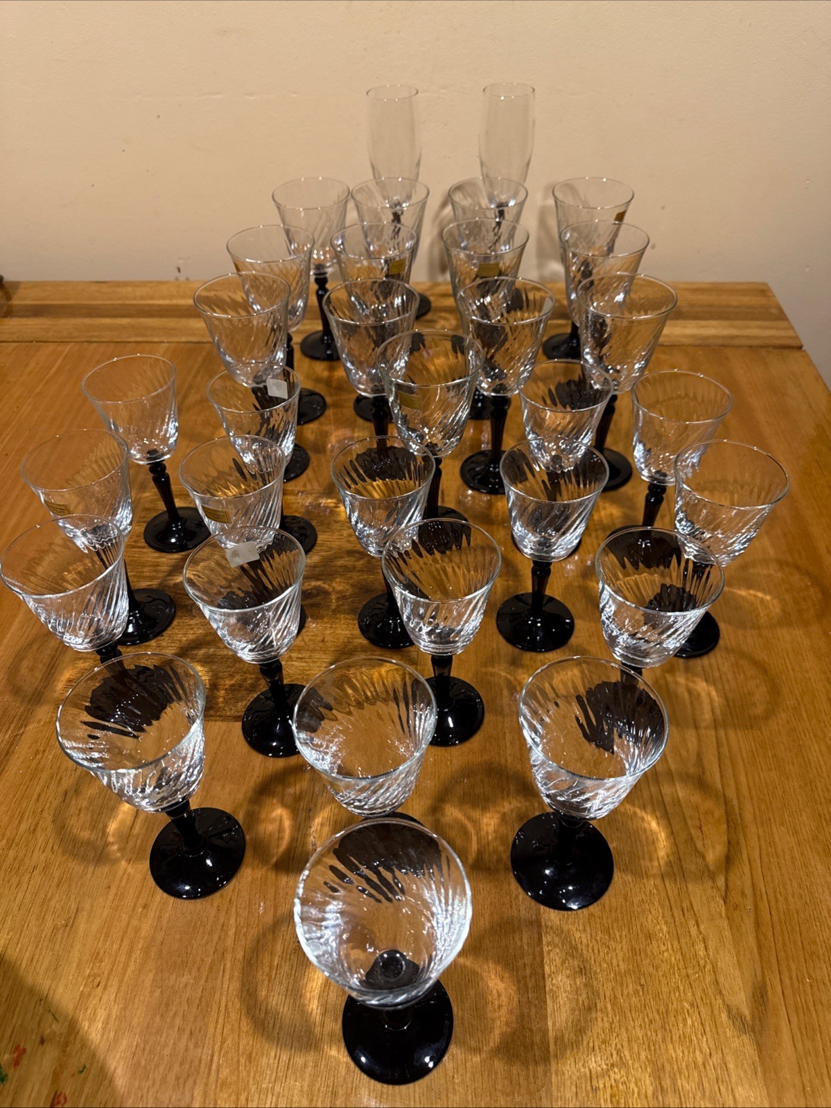 32x Vintage luminarc French Crystal swirl design wine glasses18cm Tall 125/80ml