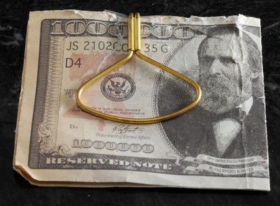 Estate Collectible 18K Yellow Gold Over Wire Money Clip Unisex Measurements: 2''