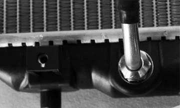 Radiador para 92-96 Toyota Camry 2,2 L L4 fila única TO3010115 16400-03061 Foto 4 de 4