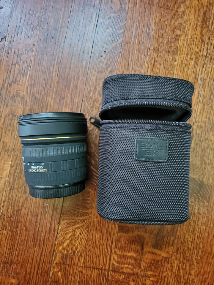 【MINT】Sigma 8mm f/3.5 EX DG FISHEYE AF Lens For Canon EF - Image 3 of 4