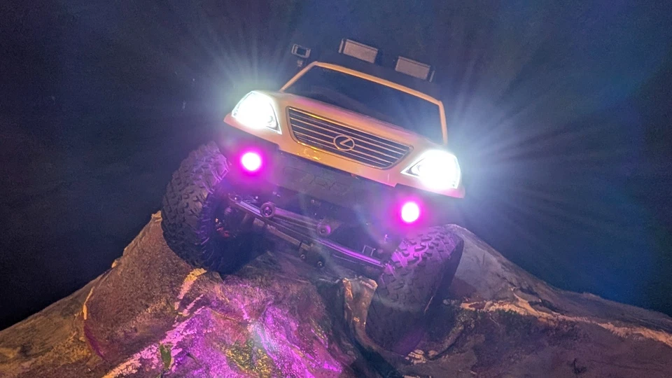 Luces de parachoques rosa luz antiniebla apta axial SCX24 escala 1/24 oruga Lexus GX470 EE. UU. Foto 4 de 4