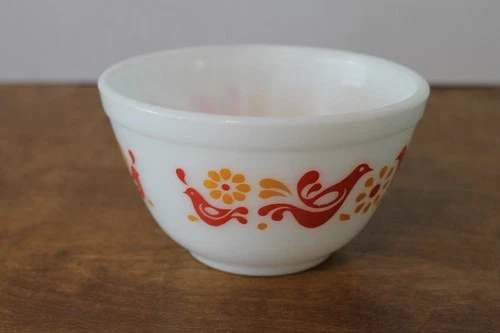 Vintage Pyrex Friendship Birds 1 1/2 Pt Bowl