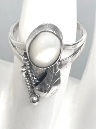 Vintage Sterling Silver Native Feather Mother of Pearl Ring Size 7