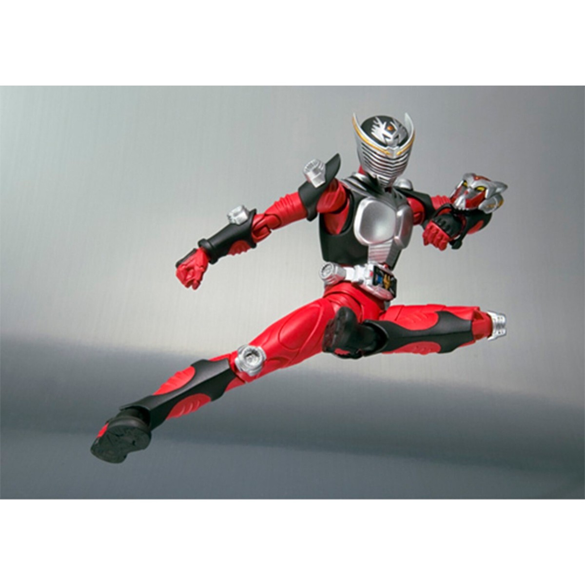 特撮 MASKED RIDER RYUKI & DRAGREADER BANDAI S.H.Figuarts MASKED Kamen RIDER RYUKI & DRAGREDER Set