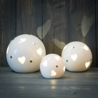 3 Stück weiße Keramik LED Cut Out Herz Design warmweiß Leuchtkugel Kugel Deko