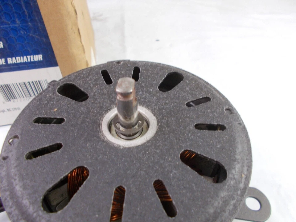 Ventilador de refrigeración del motor Motor CARQUEST 35191 se adapta; Ford Escort y Mercury Tracer Foto 3 de 4