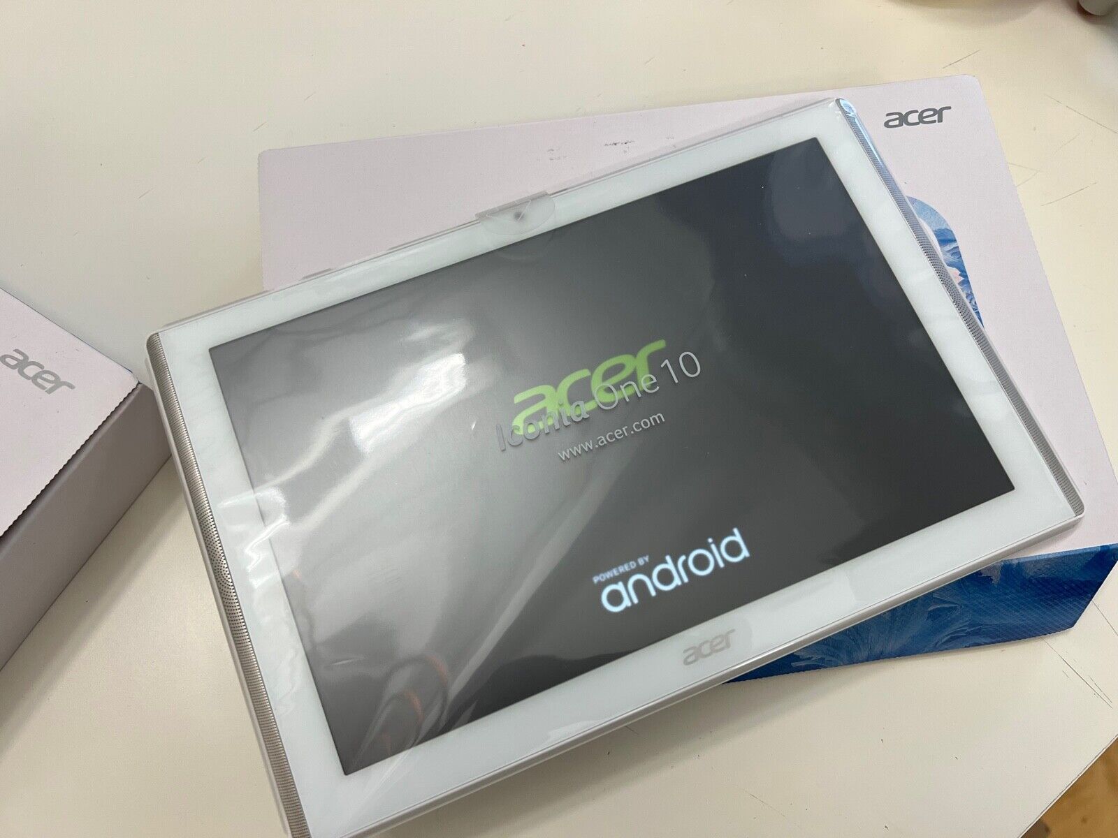 Brand New Acer B3-A40 Android tablet
