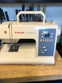 SINGER Confidence 7465 Sewing Machine Blue
