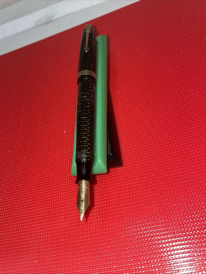 1945 Parker VACUMATIC Emerald Green Major Fountain Pen W/GT Restored Blue Diamo - Image 4 of 4