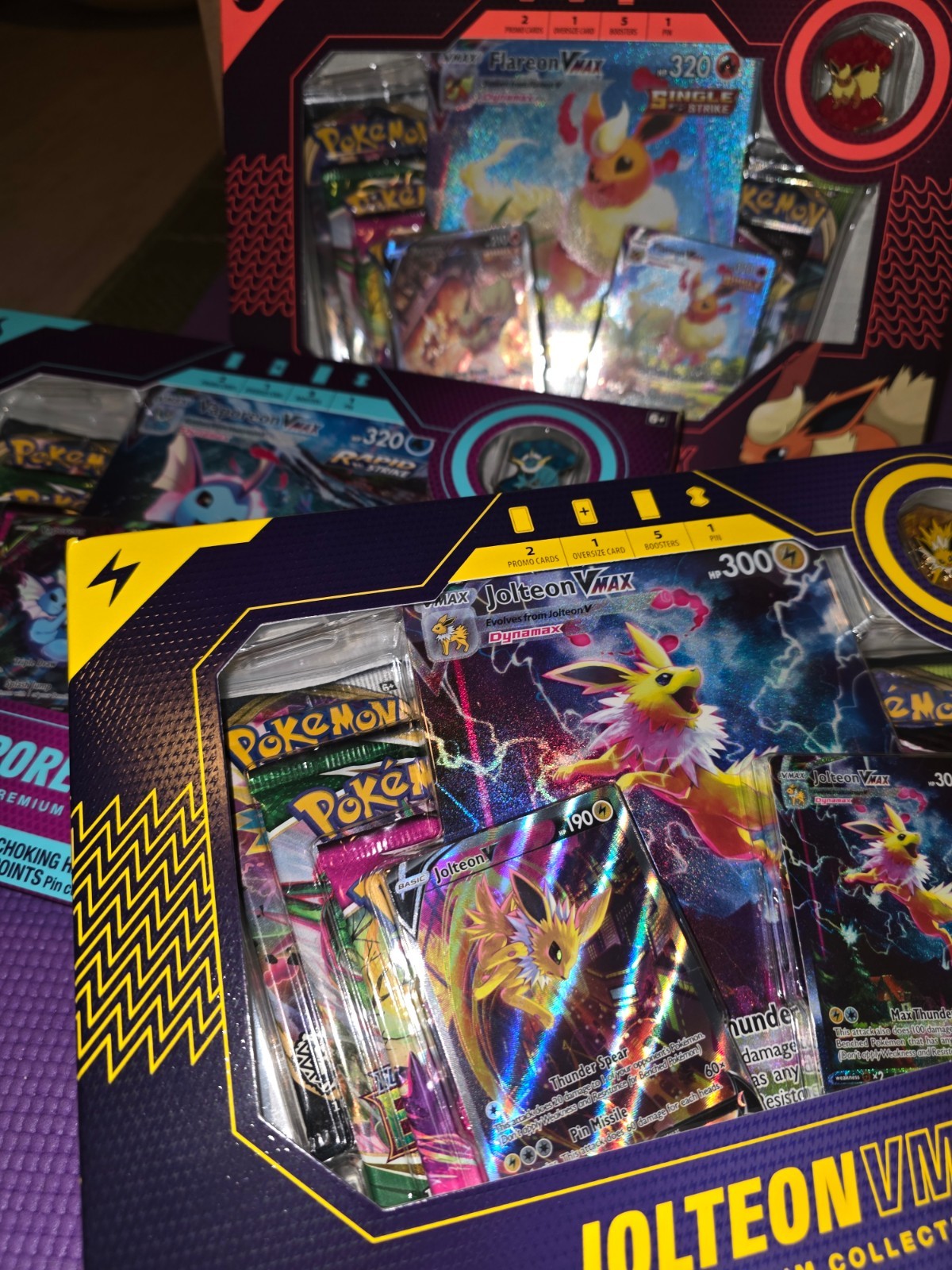Pokémon TCG VMAX Premium Collection Vaporeon Jolteon Flareon