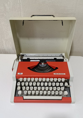 Vintage red typewriter UNIS tbm de Luxe, perfectly working typewriter