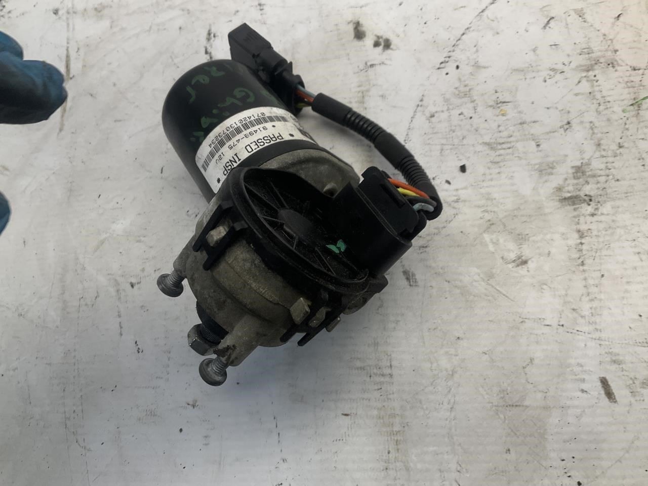 Maserati Ghibli 2014-2023 Front Windshield wiper motor