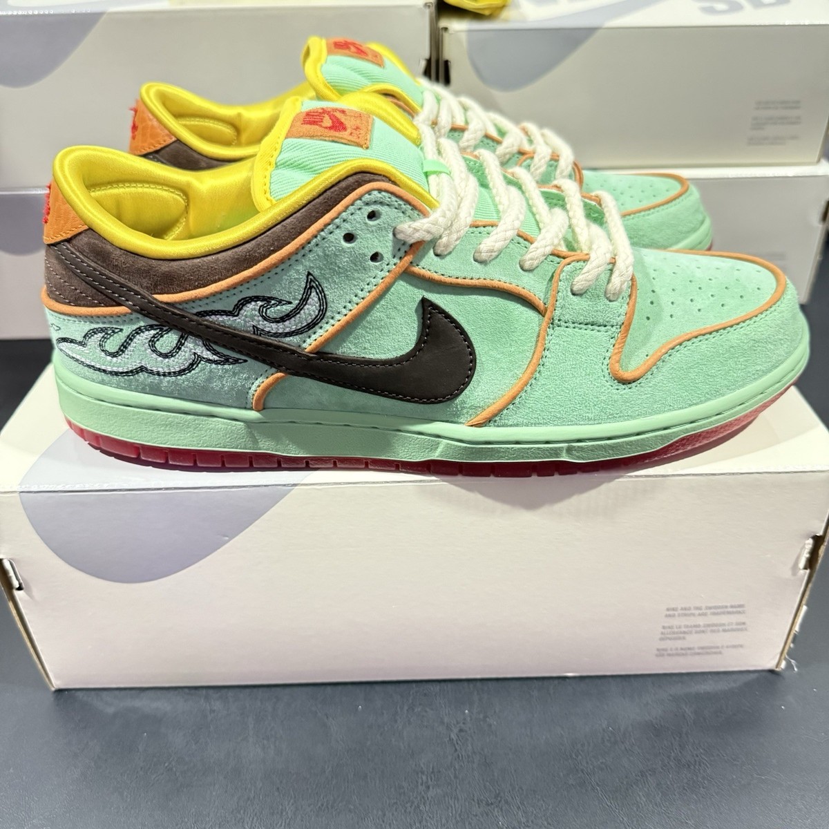 Size 5M/6.5.W Nike SB Dunk Low Pro Rodeo Tourmaline Black