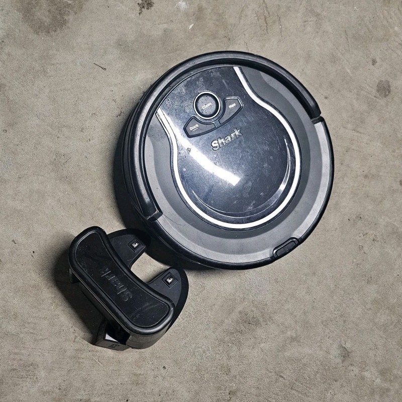 Shark Bagless Robotic Vacuum Cordless with Charging Dock, Black/Gray