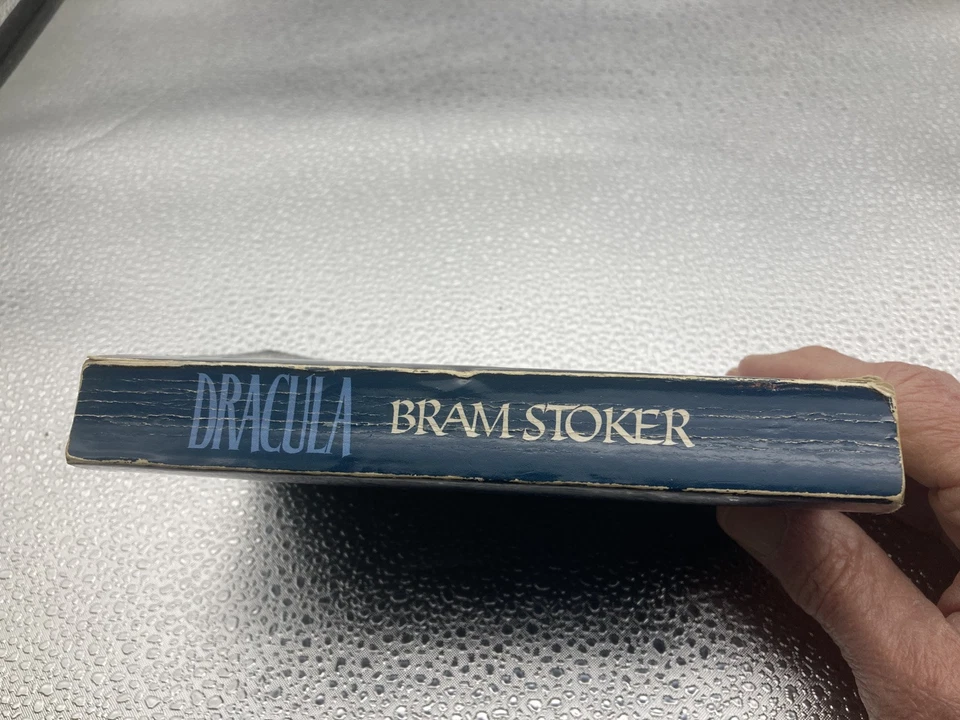 Vtg 1989 Dracula by Bram Stoker First Tor Edition Horror Fiction Paperback — 第 3/4 张图片