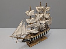Vintage Cutty Sark 1869 Wooden Model Ship Handcrafted Tea Clipper Display (32cm)