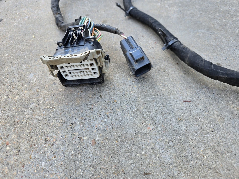 Dodge Ram 2500 3500 2014 4x4 Cummins 6,7 diésel marco trasero arnés de desgaste OEM  Foto 4 de 4