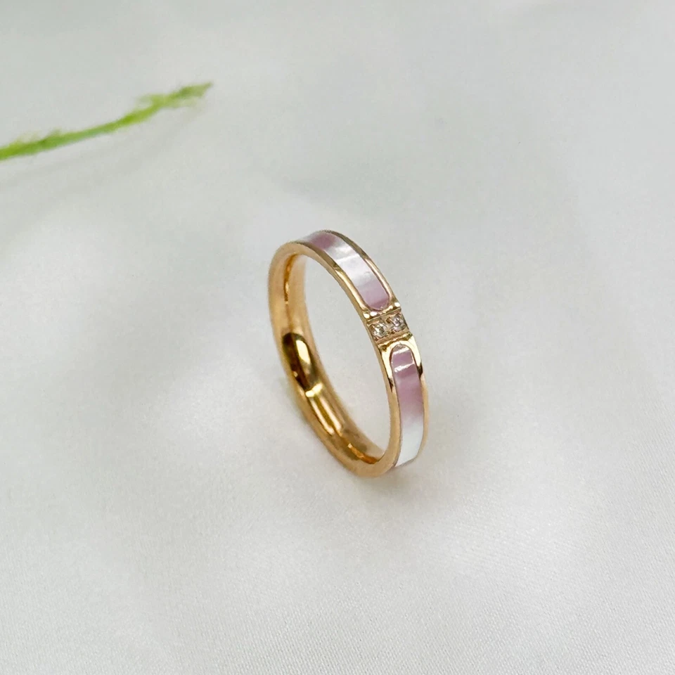 Elegante Anillo de Acero Inoxidable Oro Rosa con Incrustación de Madreperla, Apto para Foto 2 de 4