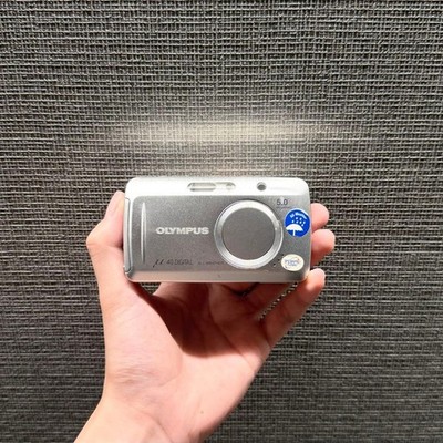 Olympus μ-40 Digital Silver CCD Camera Tested Working Vintage Compact