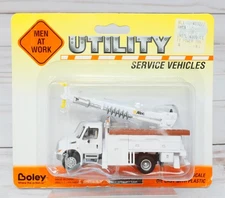 Boley Utility Service Vehicles 4132-77, International Auger Truck White, 1/87 HO