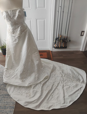 Davids Bridal Strapless Embroidered Beaded Wedding Gown Style 7V9384 IVORY Sz 6p