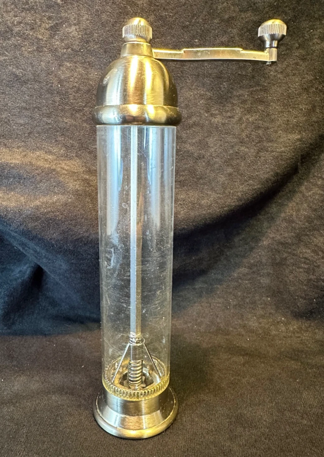 All Splendid Greek Lucite and Steel Pepper Mill Grinder Crank Handle 8.5 in.
Opens in a new window o