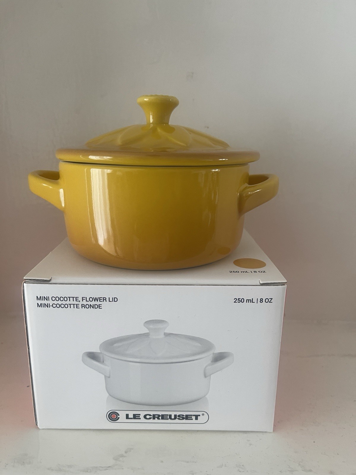 Le Creuset 10cm Mini Flower Lid Round Casserole Cocotte - Nectar