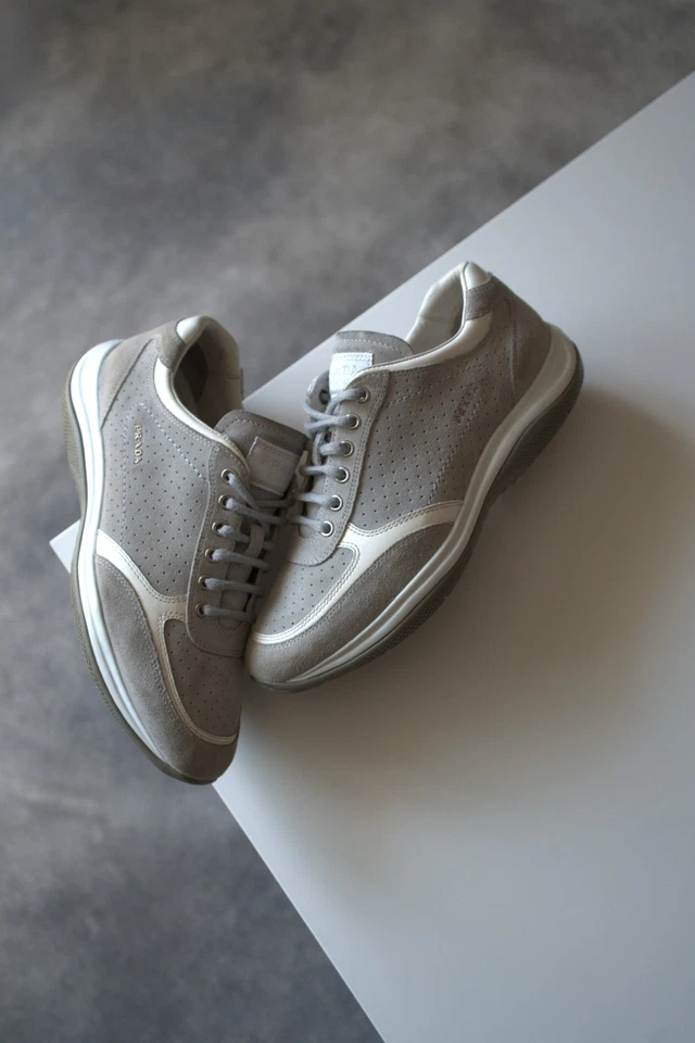 2005 Prada Suede Low Top Sneakers Women Size 8.5 - Image 2 of 4