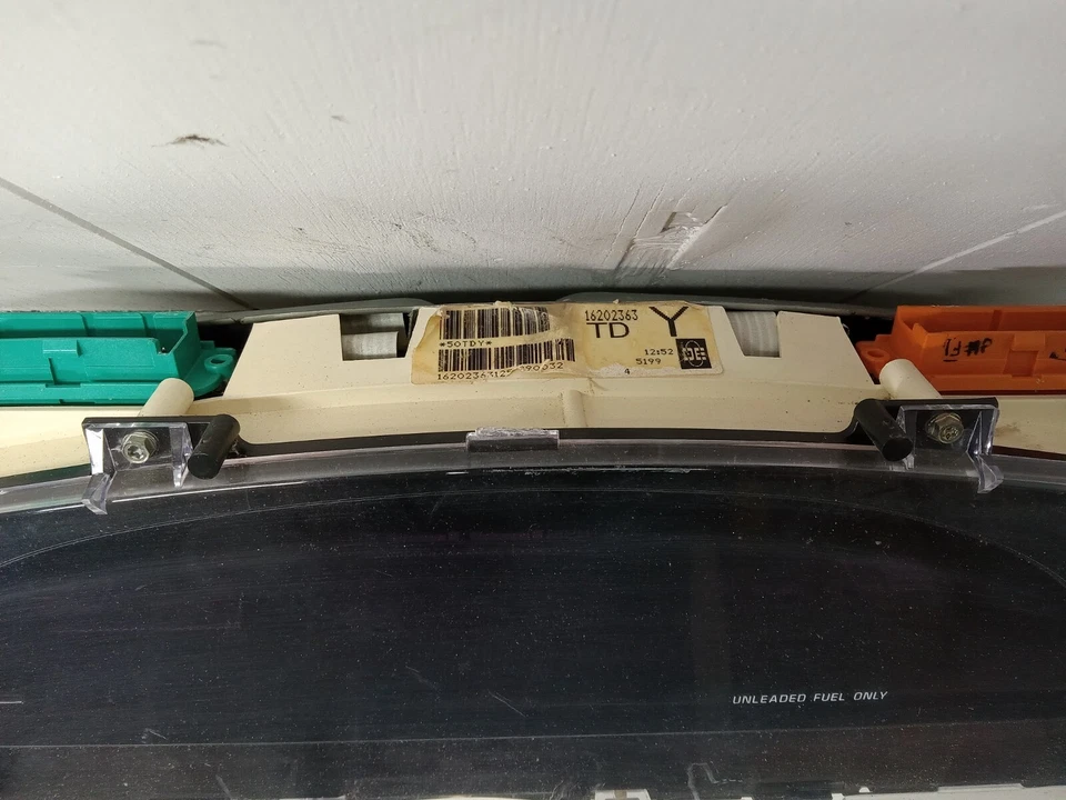 Oldsmobile 98 1996 instrumento velocímetro cuadro millas 201567 fabricante original, 16202363 Foto 4 de 4