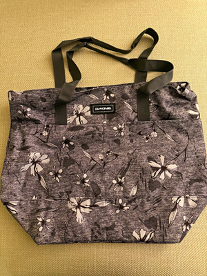 Dakine Classics Tote Yoga Mat Bag Floral Gray Zip Adjustable Strap 31L