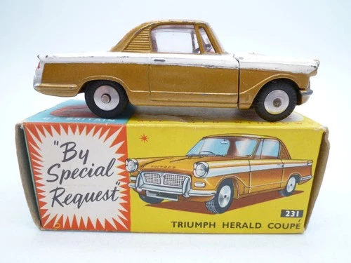 VINTAGE CORGI TOYS 231 TRIUMPH HERALD COUPE IN ORIGINAL BOX 1961