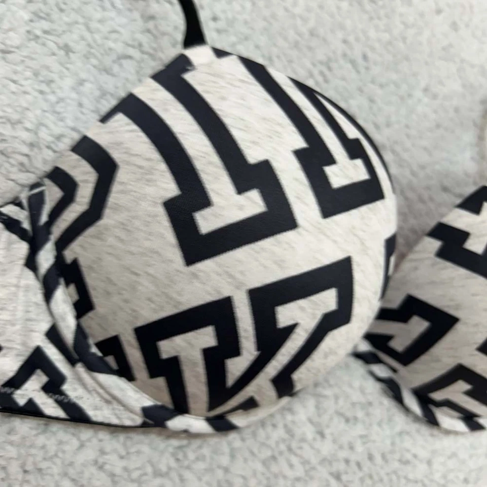 Pink Bra 32D Push Up Bra Wear Everywhere Super Push-Up Spellout Victoria Secret - Image 4 of 4