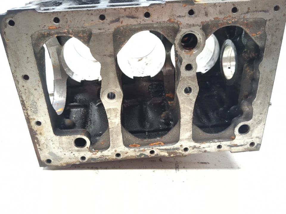 Bloque de caja de motor Kubota RTV 900 11-16 Foto 2 de 4